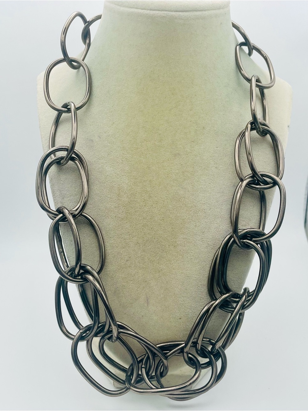 IMAN Global Chic Gunmetal Chunky Oval Chain Link Statement Necklace. 24 inches